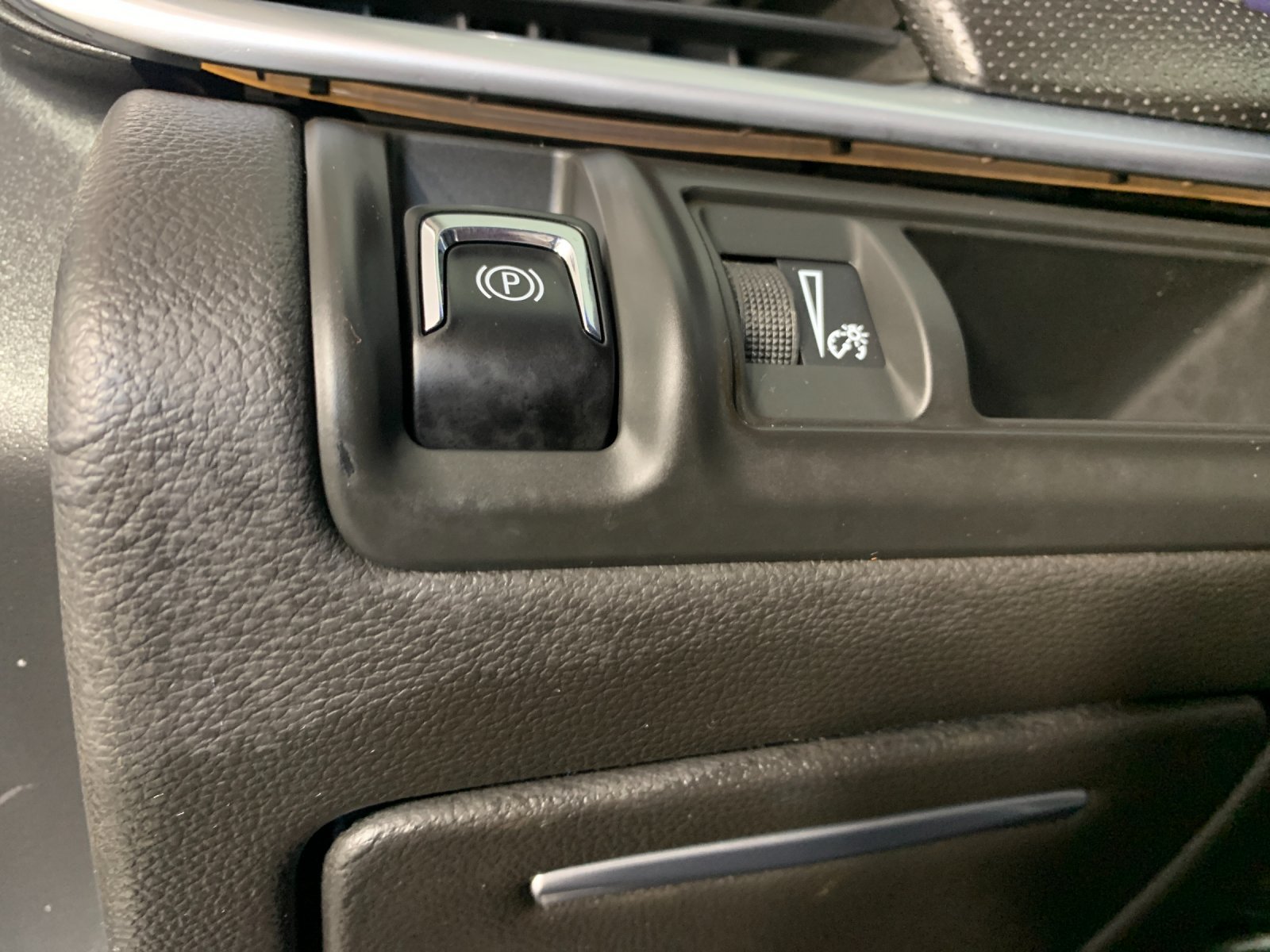 Used 2018 Cadillac XTS Luxury FWD image 16