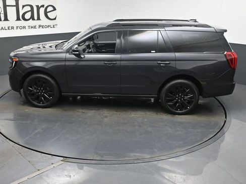 Used 2025 Ford Expedition Platinum w/ Stealth Appearance Package AWD/4WD image 45