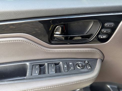 Used 2019 Honda Odyssey Elite image 12