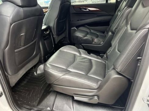 Used 2018 Cadillac Escalade ESV Premium Luxury image 14