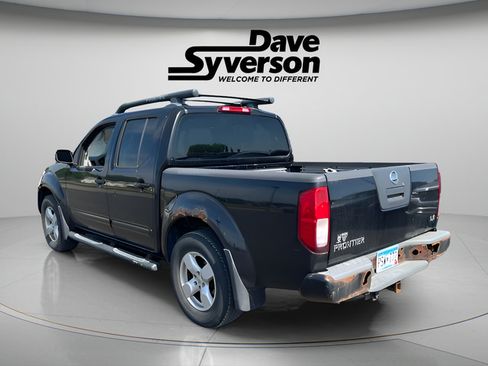 Used 2005 Nissan Frontier LE w/ (X01) Leather Pkg AWD/4WD image 6