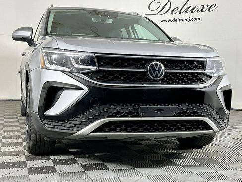 Used 2022 Volkswagen Taos SEL w/ Panoramic Sunroof Package image 30