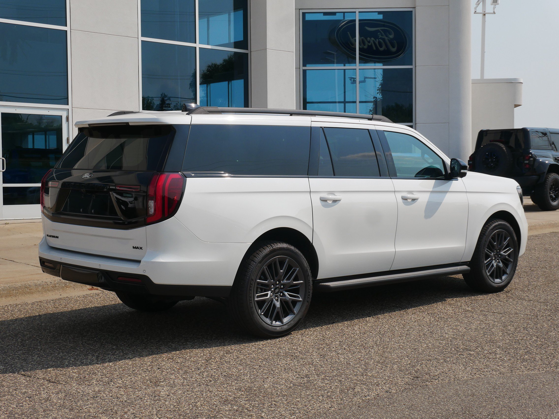 New 2026 Ford Expedition Max Platinum w/ Stealth Appearance Package AWD/4WD image 4