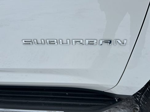 Used 2025 Chevrolet Suburban High Country image 29