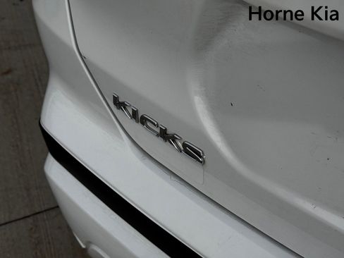 Used 2023 Nissan Kicks SV image 28