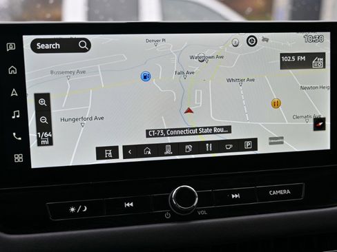 Used 2025 Mitsubishi Outlander SE image 3