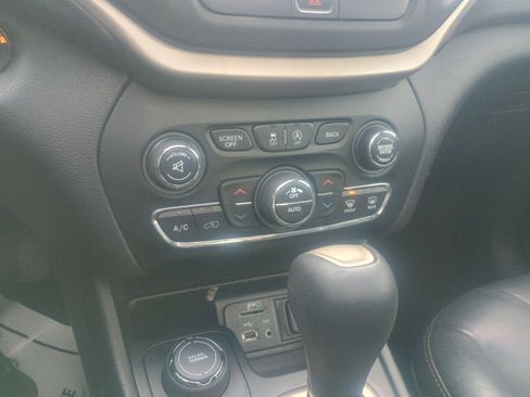 Used 2016 Jeep Cherokee Limited image 24