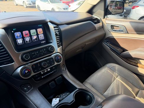 Used 2015 Chevrolet Suburban LT w/ Luxury Package AWD/4WD image 25