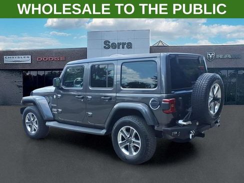 Used 2019 Jeep Wrangler Unlimited Sahara AWD/4WD image 5