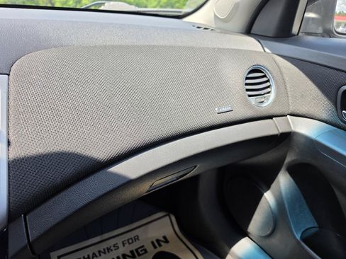 Used 2014 Chevrolet Cruze LT FWD image 14