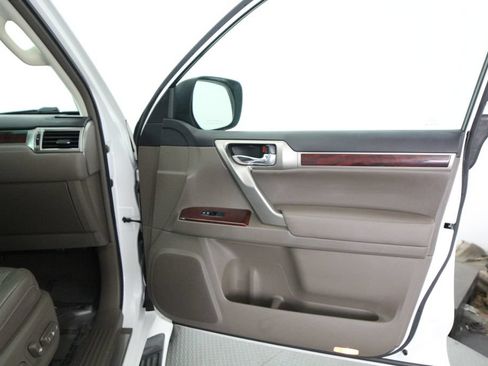 Used 2011 Lexus GX 460 w/ Comfort Plus Pkg AWD/4WD image 57