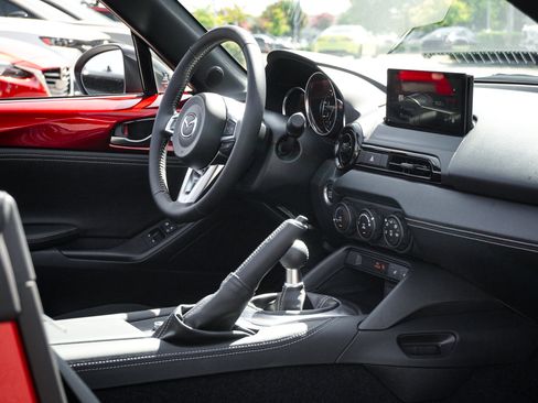 Used 2026 MAZDA MX-5 Miata Club w/ Interior Package RWD image 33