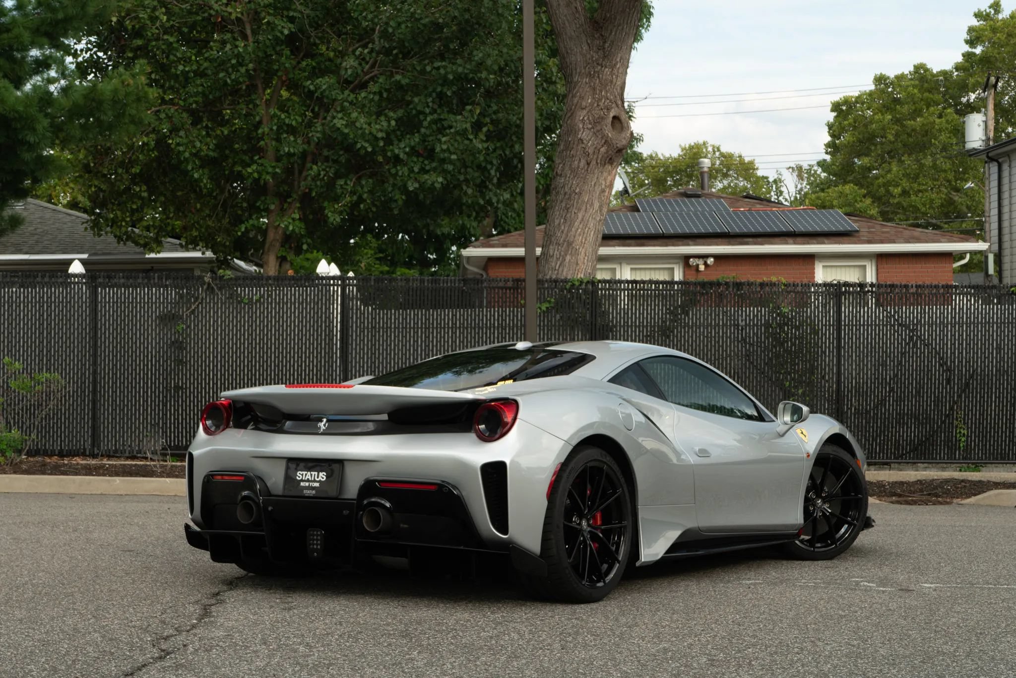 Used 2019 Ferrari 488 Pista Coupe RWD image 10