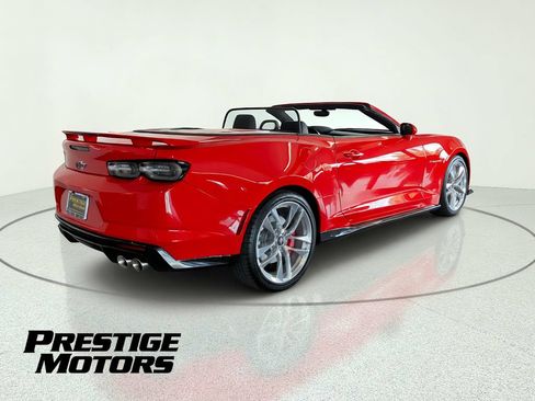 Used 2021 Chevrolet Camaro SS RWD image 4