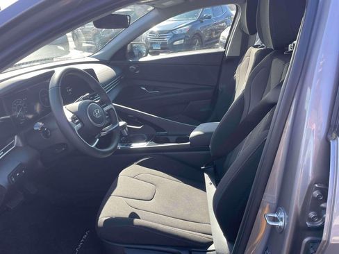 Used 2023 Hyundai Elantra SEL w/ Convenience Package image 15