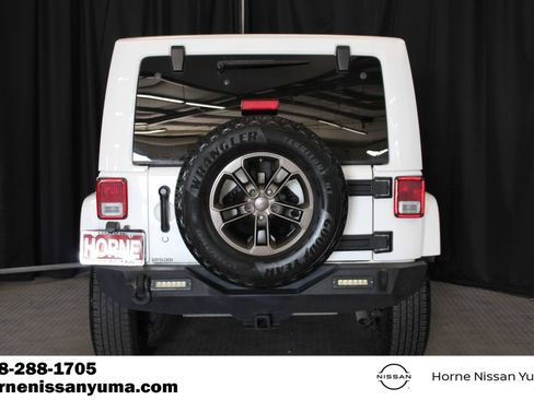 Used 2017 Jeep Wrangler Sahara AWD/4WD image 13