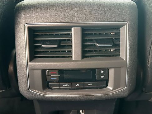 Used 2018 Volkswagen Atlas SE image 27