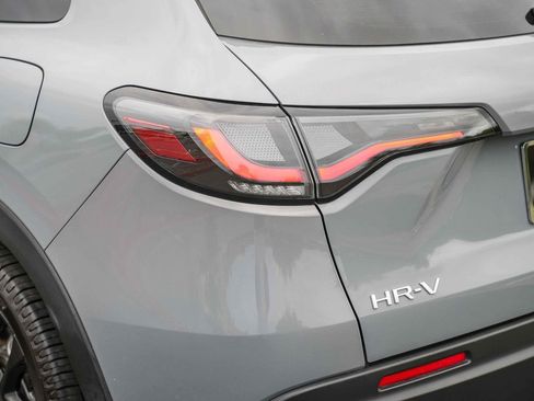 Used 2024 Honda HR-V Sport image 11