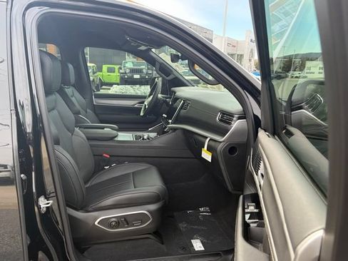 New 2026 Jeep Grand Wagoneer L Limited w/ Rear Seat Video Group I AWD/4WD image 27
