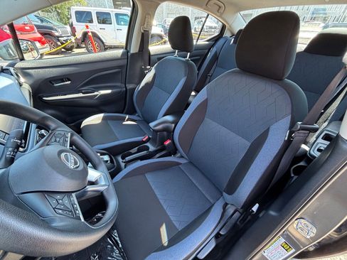 Used 2025 Nissan Versa SV FWD image 34