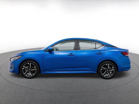 Used 2025 Nissan Sentra SV FWD image 4