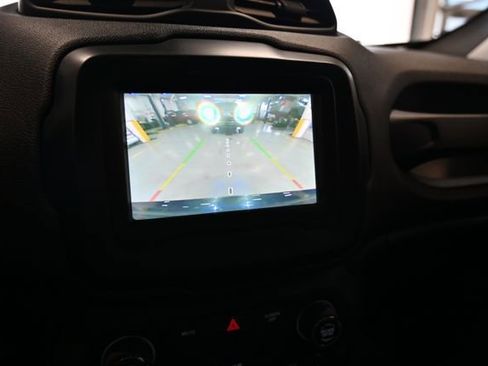 Used 2019 Jeep Renegade Limited w/ LED Lighting Group AWD/4WD image 16
