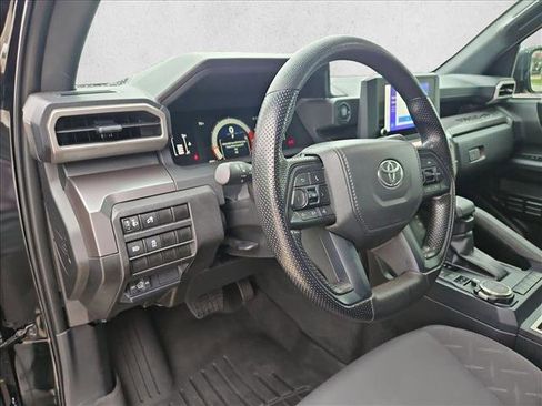 Used 2025 Toyota Tacoma SR5 AWD/4WD image 10