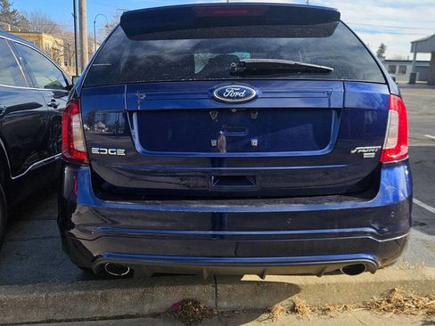 Used 2011 Ford Edge Sport w/ Driver Entry Pkg image 3