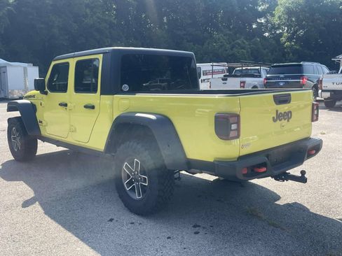 Used 2024 Jeep Gladiator Mojave w/ Convenience Group AWD/4WD image 7