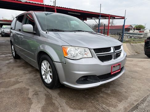 Used 2014 Dodge Grand Caravan SXT image 12