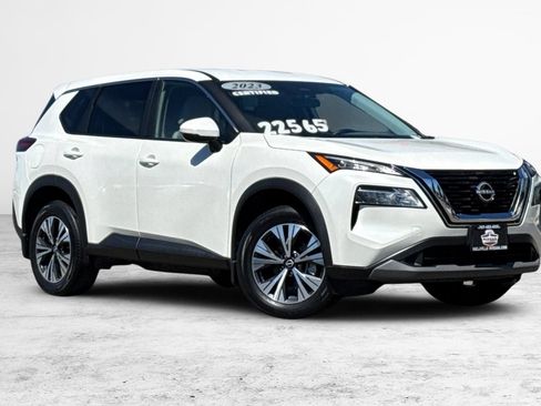 Used 2023 Nissan Rogue SV FWD image 2