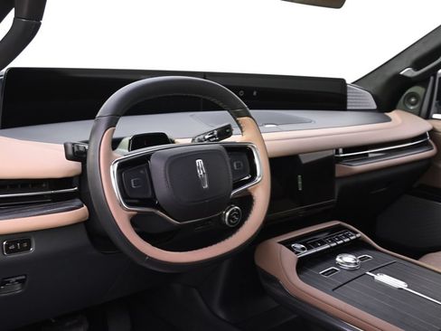New 2026 Lincoln Navigator L Black Label AWD/4WD image 11