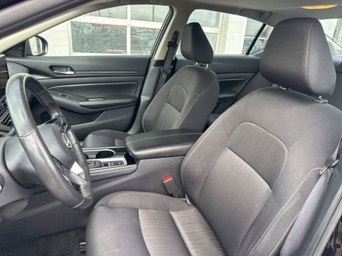 Used 2024 Nissan Altima 2.5 SV w/ SV Premium Package image 10