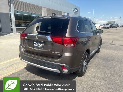Used 2018 Mitsubishi Outlander AWD image 7