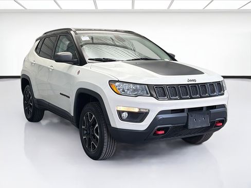 Used 2020 Jeep Compass Trailhawk image 3