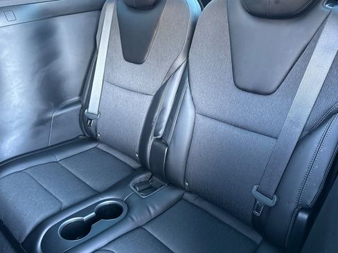 Used 2018 Tesla Model X 75D image 18