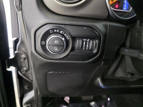 Used 2021 Jeep Gladiator Sport image 28