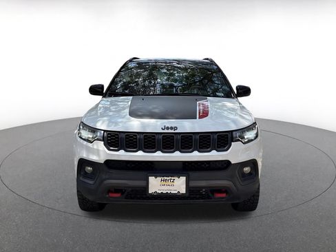 Used 2025 Jeep Compass Trailhawk AWD/4WD image 2