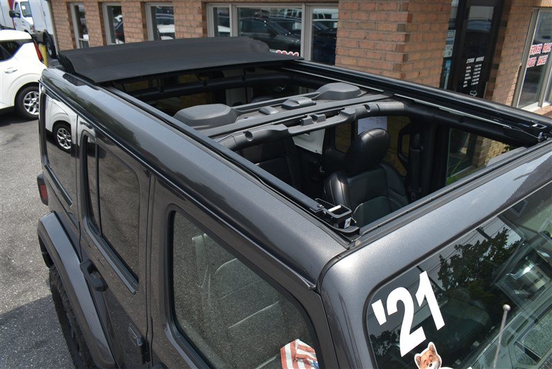 Used 2021 Jeep Wrangler Unlimited Sahara AWD/4WD image 20