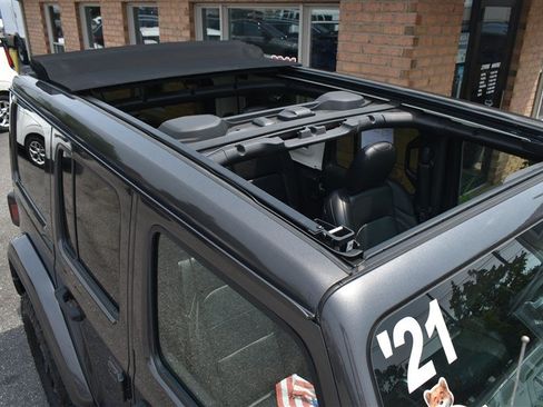 Used 2021 Jeep Wrangler Unlimited Sahara AWD/4WD image 20