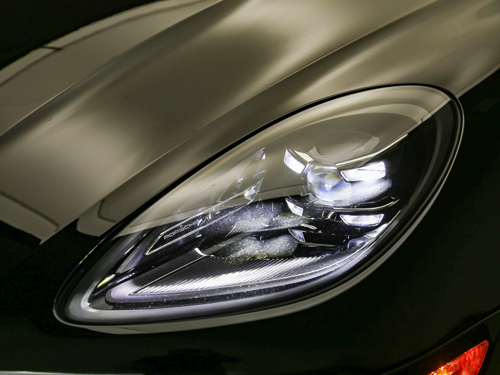 Certified 2023 Porsche Macan S AWD/4WD image 11