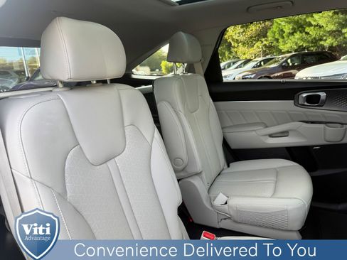 Used 2023 Kia Sorento SX Prestige image 28