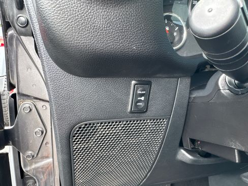 Used 2014 Jeep Wrangler Unlimited Sport w/ Connectivity Group AWD/4WD image 15