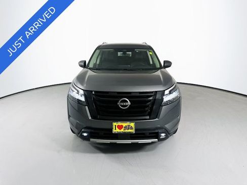 Certified 2023 Nissan Pathfinder SL w/ Lighting Package (N92) FWD image 4