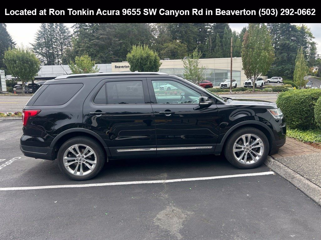 Used 2018 Ford Explorer XLT w/ Equipment Group 202A AWD/4WD image 3