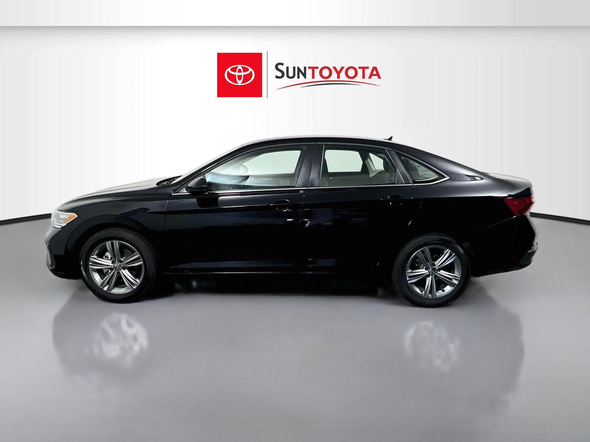 Used 2024 Volkswagen Jetta SE FWD image 7