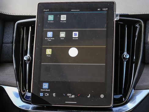 New 2025 Volvo XC90 B6 Plus w/ Protection Package Premier image 16