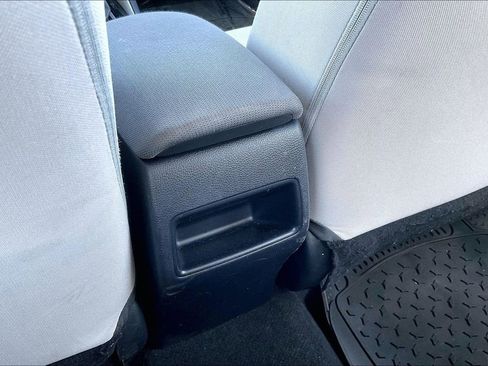 Used 2022 Toyota Corolla LE FWD image 30