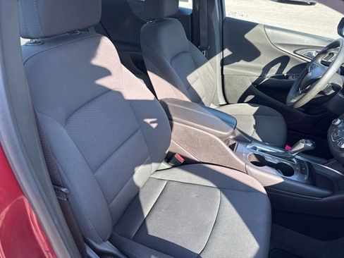 Used 2018 Chevrolet Malibu LT FWD image 16