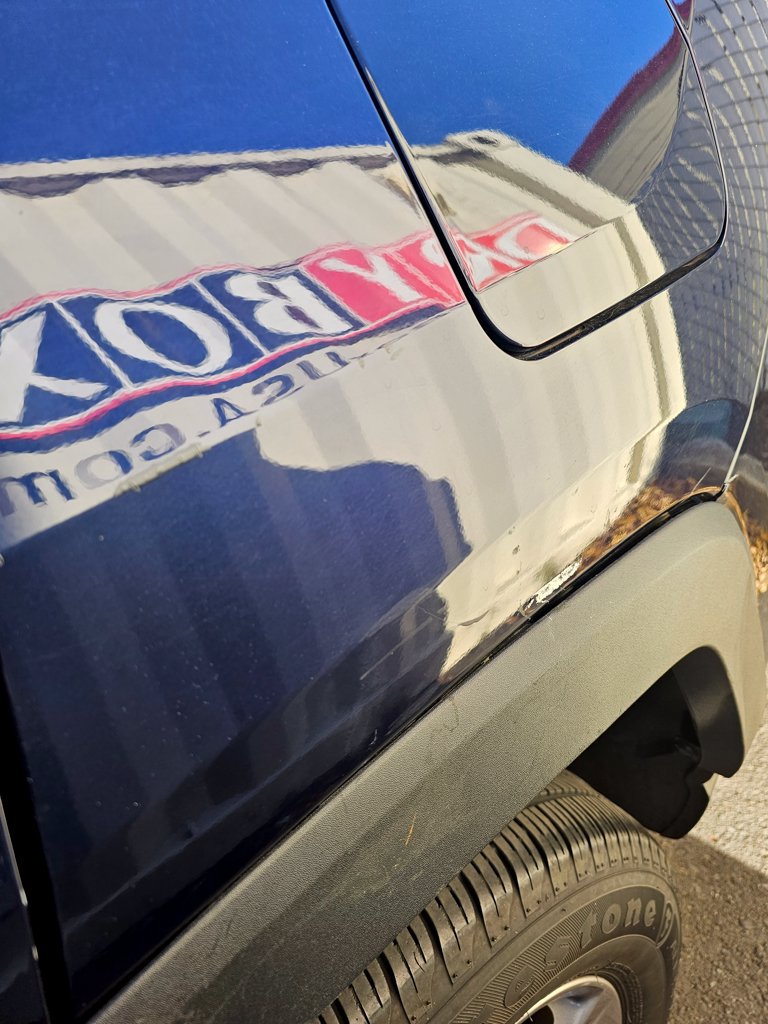 Used 2023 Toyota RAV4 XLE AWD/4WD image 5